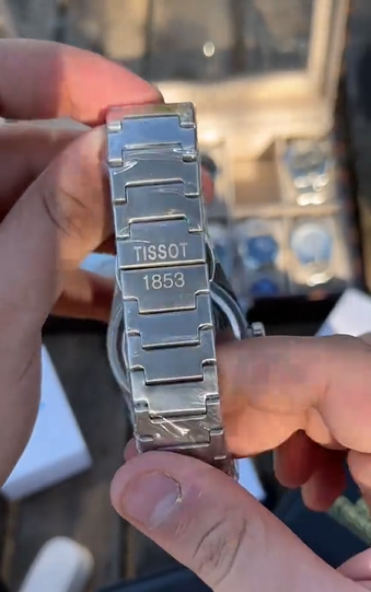 Tissot PRX – أناقة الرجال الراقية