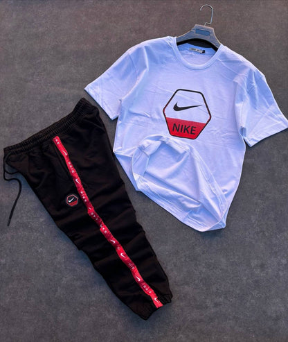 طقم Nike رجالي بتصميم أنيق